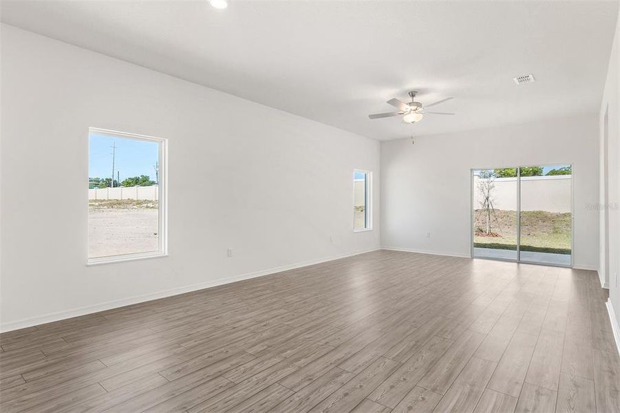 Spacious, unfurnished interior of a new home in Peach Crossings, Winter Haven (Image 12).