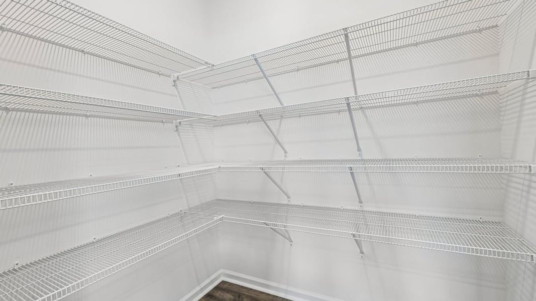 Spacious, unfurnished interior of a new home in Shahbain Reserve, Raeford (Image 17).