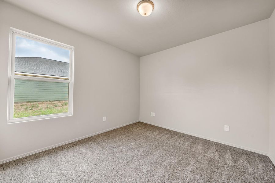**Photos are sample photos of similar plan. Colors and features might vary**