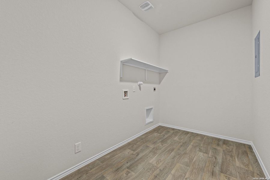 Spacious, unfurnished interior of a new home in Redbird Ranch, San Antonio (Image 22).