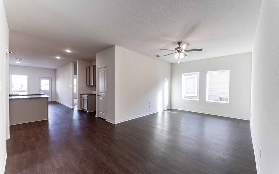 Spacious, unfurnished interior of a new home in Katzer Ranch, Converse (Image 22).