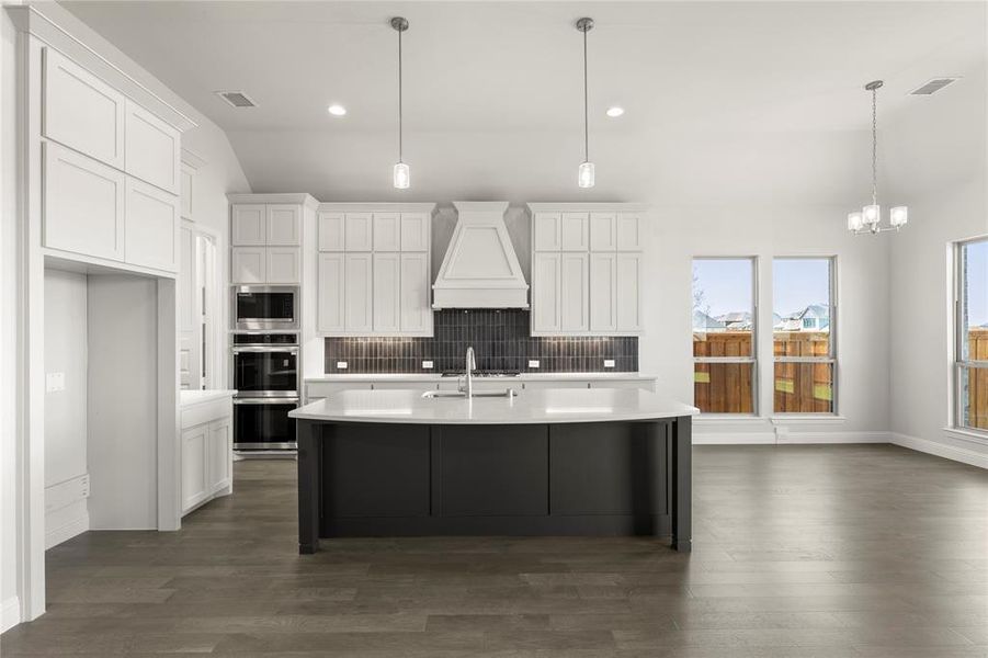 15. 2118 Clairmount - Kitchen (4)