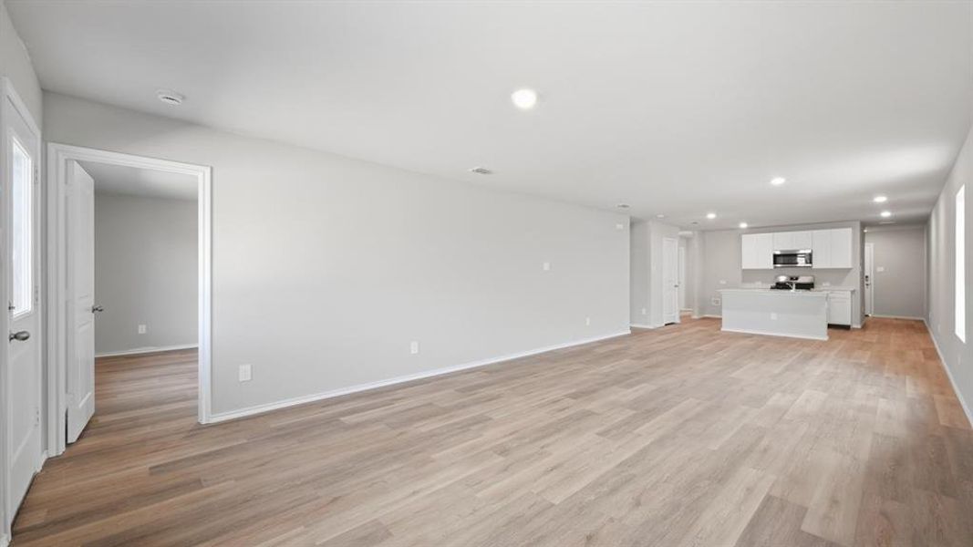 Spacious, unfurnished interior of a new home in Sunnycreek, Crowley (Image 23).