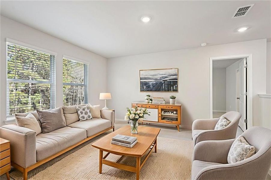 Furnished interior view inside a new home in Ivey Township, Dallas (Image 20).