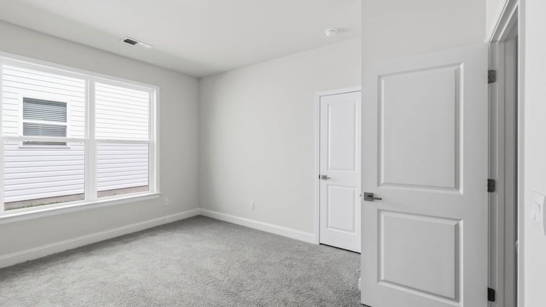 Spacious, unfurnished interior of a new home in Briargate, Fountain Inn (Image 24).