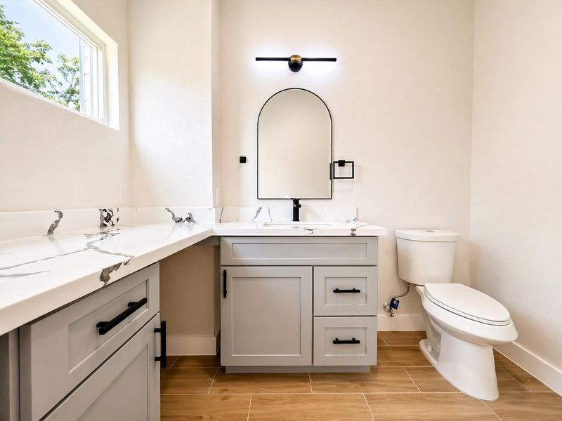 Powder Bath - Walk In - 2nd Floor