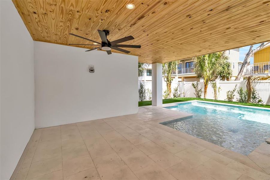 Exterior details and patio area of a home in , Bradenton Beach (Image 20).