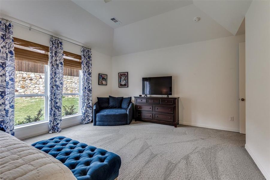 Furnished interior view inside a new home in Reunion 60s, Rhome (Image 9).
