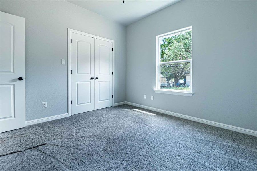 Spacious, unfurnished interior of a new home in , Granbury (Image 28).