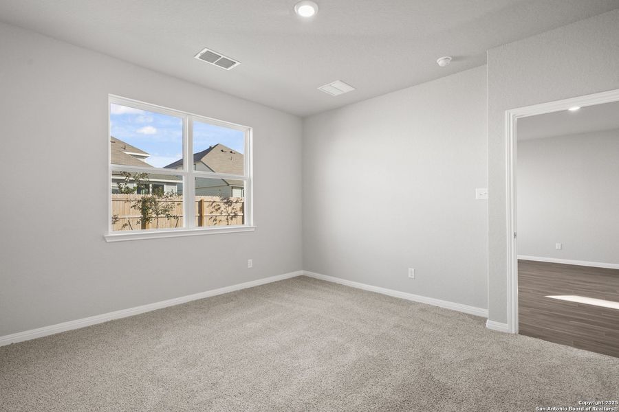 Spacious, unfurnished interior of a new home in Applewhite Meadows, San Antonio (Image 14).