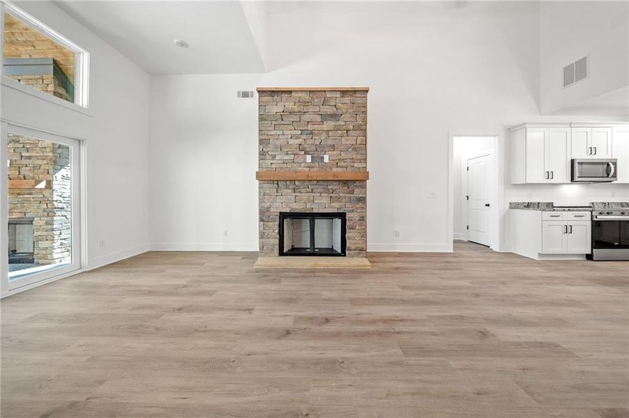 Spacious, unfurnished interior of a new home in , Ellijay (Image 16).