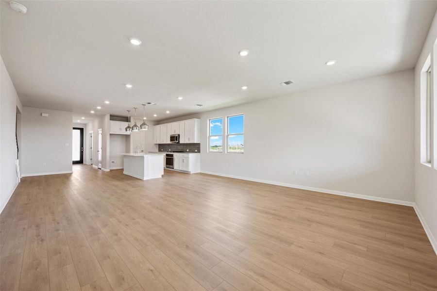 Spacious, unfurnished interior of a new home in Cannon Ranch, Dripping Springs (Image 23). Spacious, unfurnished interior of a new home in Cannon Ranch, Dripping Springs (Image 23).