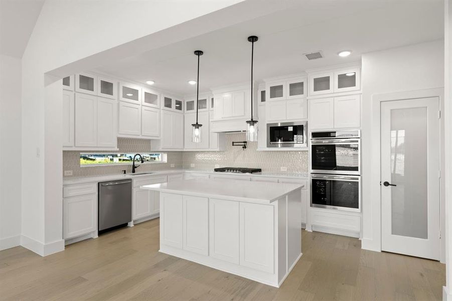 Furnished interior view inside a new home in Edgewood Creek, Celina (Image 8).