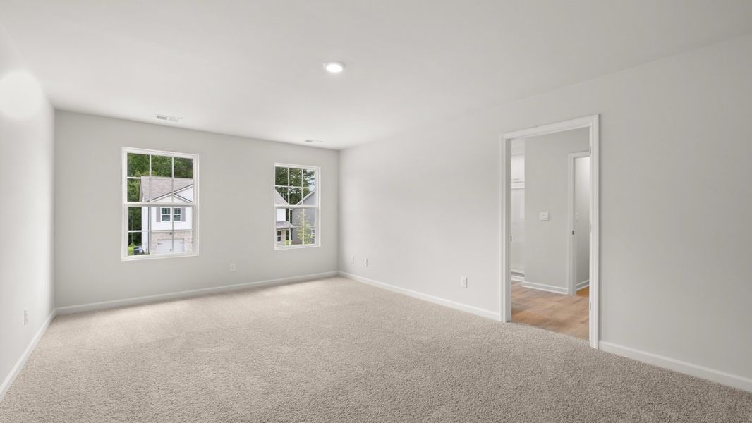 Representative unfurnished interior of a home built from the Hayden by D.R. Horton in Northwoods at Mirror Lake, Villa Rica (Image 31).