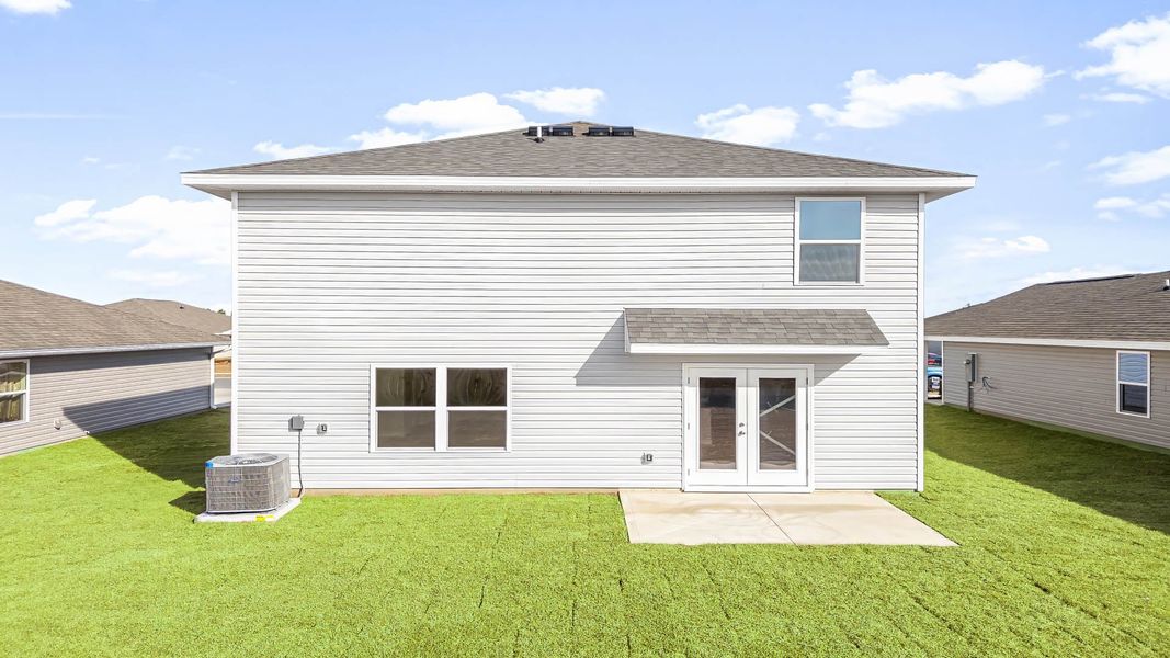 Representative exterior details of a home built from the The Aisle by D.R. Horton in Titus Park, Panama City (Image 4).