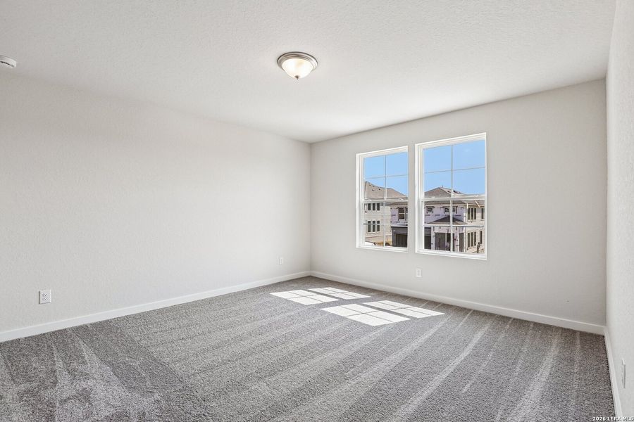 Spacious, unfurnished interior of a new home in Weston Oaks, San Antonio (Image 30).