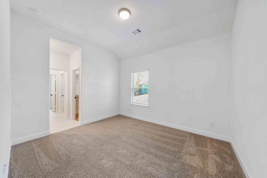 Representative unfurnished interior of a home built from the Warwick by Sandcastle Homes in Sunset Heights, Houston (Image 28). Representative unfurnished interior of a home built from the Warwick by Sandcastle Homes in Sunset Heights, Houston (Image 28).