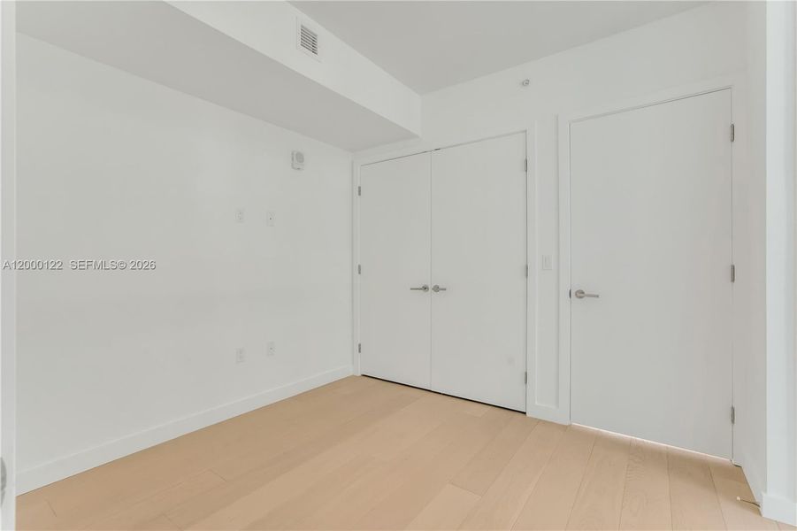 Spacious, unfurnished interior of a new home in , Miami Beach (Image 63).