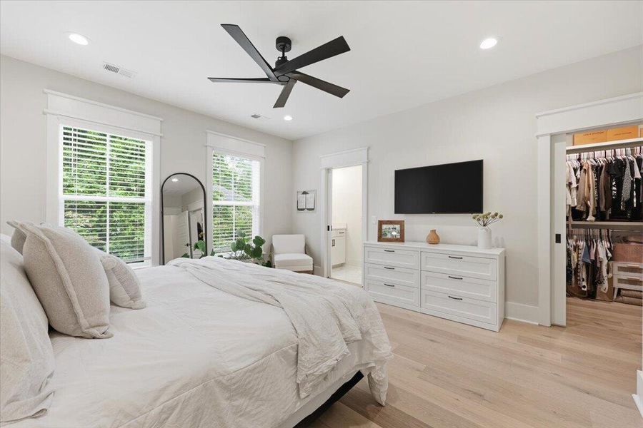 Furnished interior view inside a new home in , Charleston (Image 39).