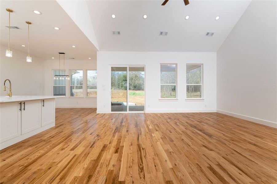 Spacious, unfurnished interior of a new home in , Cleburne (Image 26).