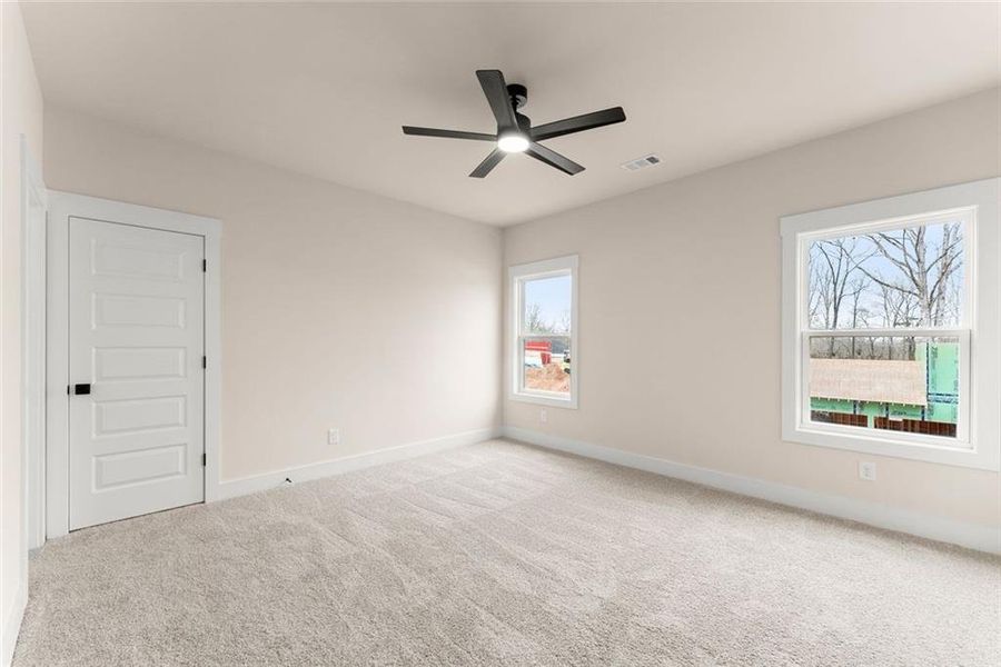 Spacious, unfurnished interior of a new home in , Gainesville (Image 79).