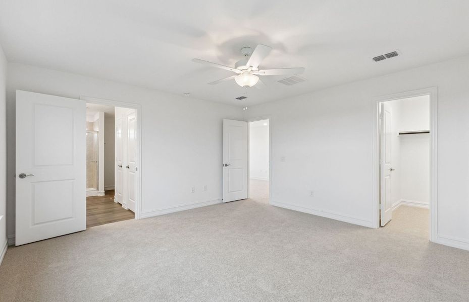 Representative unfurnished interior of a home built from the Ouray by Pulte Homes in Ribbonwood, Aubrey (Image 17).