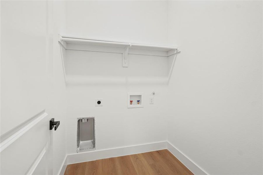 Spacious, unfurnished interior of a new home in , Dallas (Image 23).