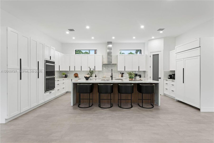 Furnished interior view inside a new home in , Plantation (Image 41).