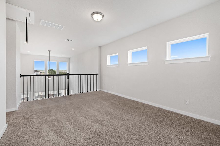 Spacious, unfurnished interior of a new home in Santa Rita Ranch, Liberty Hill (Image 26).