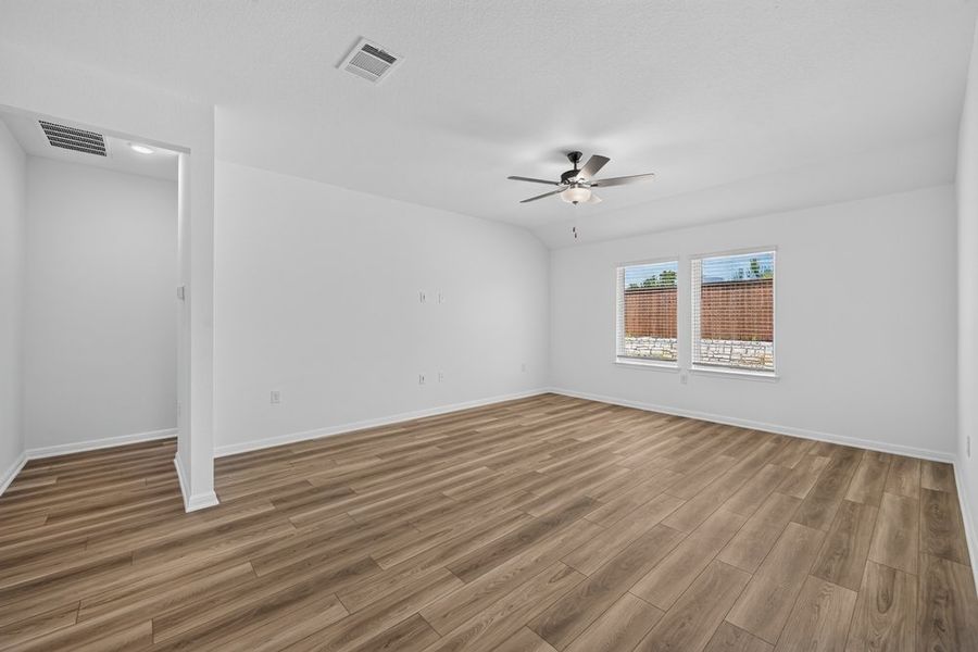 Spacious, unfurnished interior of a new home in Lisso, Pflugerville (Image 11).