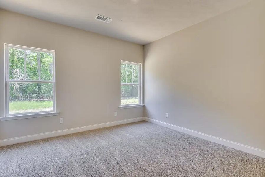 Spacious, unfurnished interior of a new home in , Edgefield (Image 7).