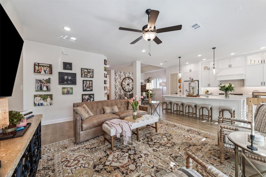 Furnished interior view inside a new home in Pine Trails, Tomball (Image 17). Furnished interior view inside a new home in Pine Trails, Tomball (Image 17).