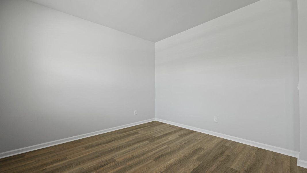 Spacious, unfurnished interior of a new home in Settlement at Salamander, North Charleston (Image 15).