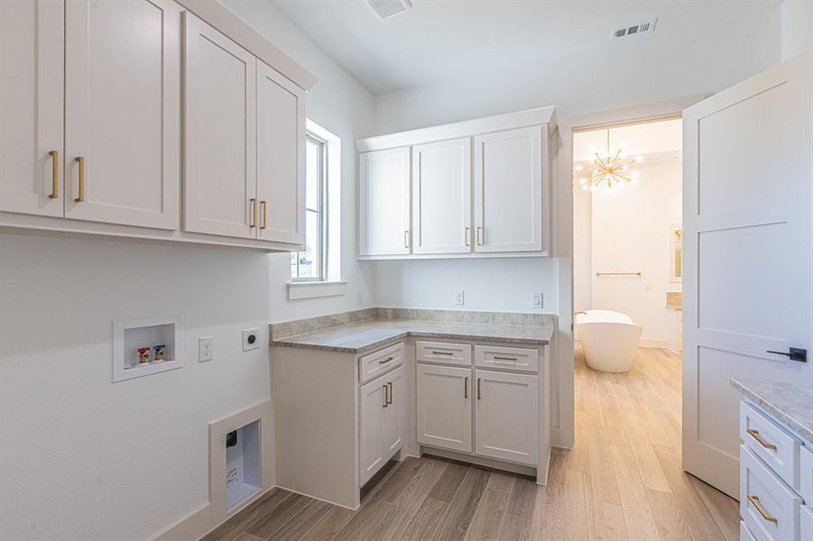 Furnished interior view inside a new home in , Northlake (Image 8).