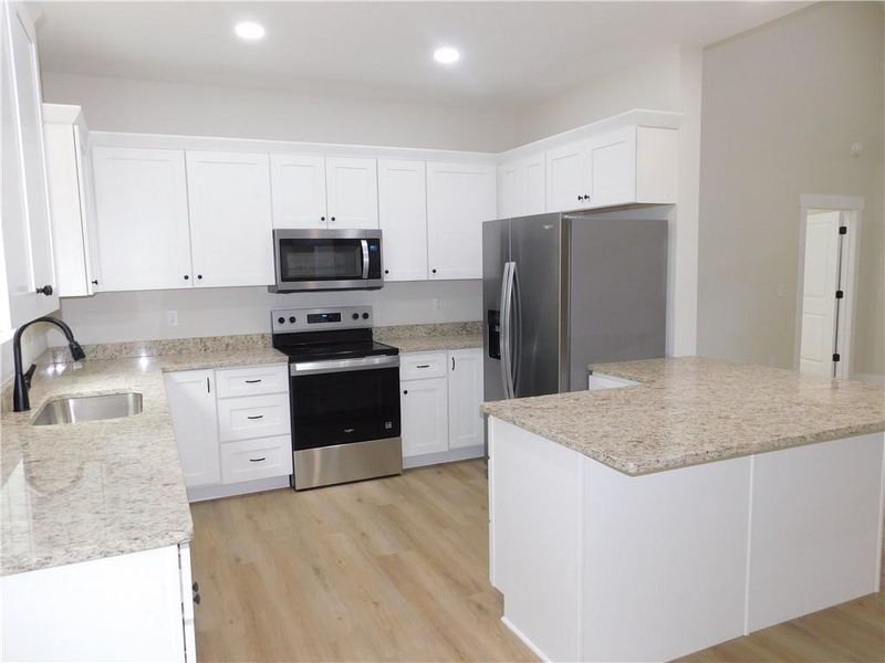 Furnished interior view inside a new home in , Dahlonega (Image 5).
