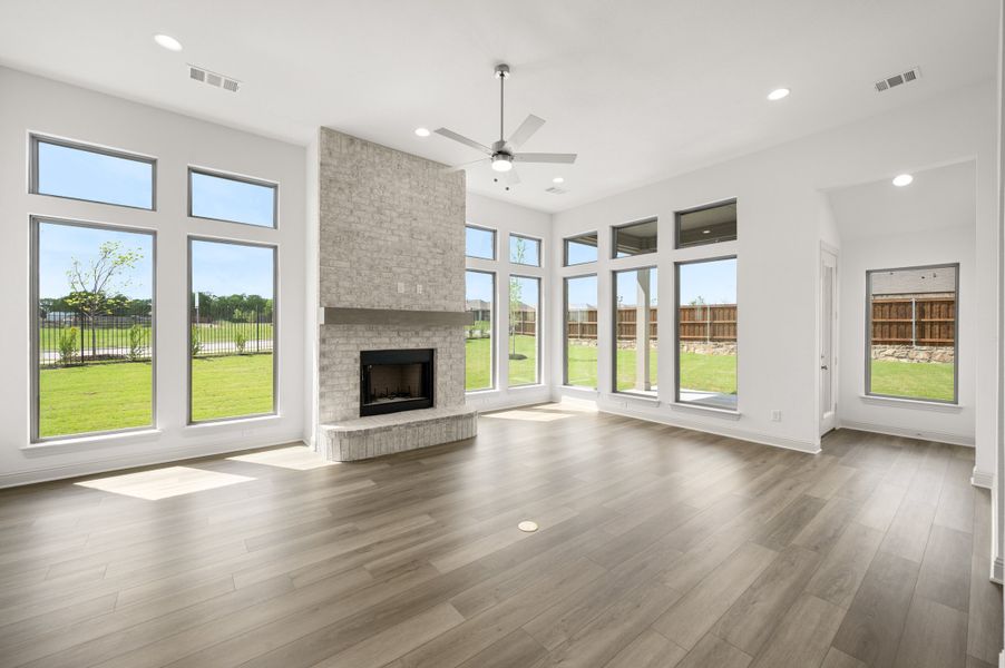 Spacious, unfurnished interior of a new home in Redden Farms, Midlothian (Image 15).