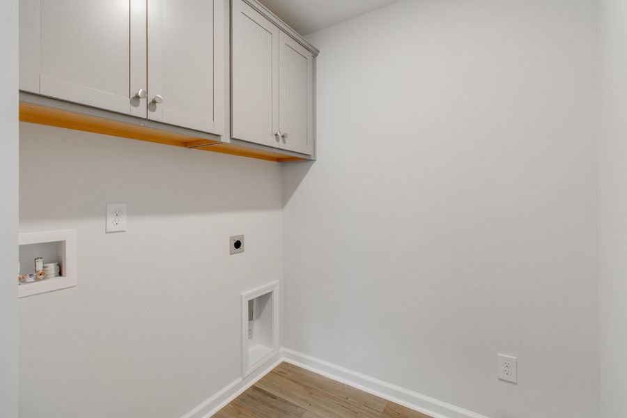 Spacious, unfurnished interior of a new home in Ellington, Elgin (Image 26).
