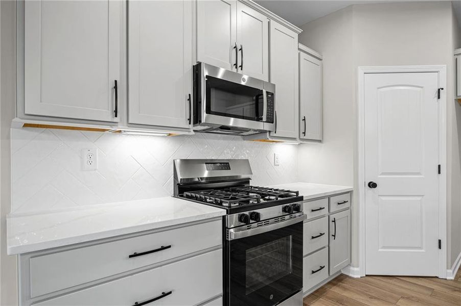 Furnished interior view inside a new home in Laurel Farms, Dallas (Image 12).