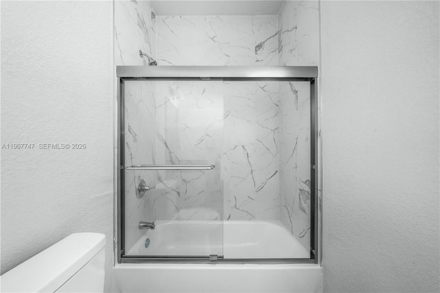 Photo 34 Photo 34