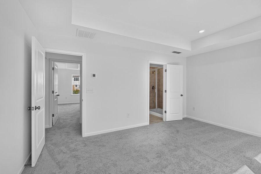 Spacious, unfurnished interior of a new home in Rosewood Farm, Lawrenceville (Image 25).
