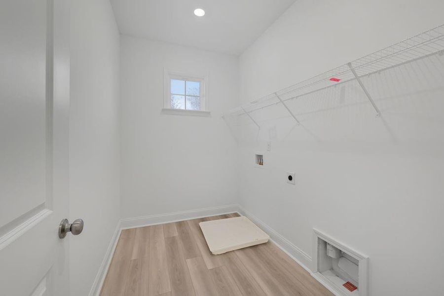 Spacious, unfurnished interior of a new home in Falls Creek, Flowery Branch (Image 27). Spacious, unfurnished interior of a new home in Falls Creek, Flowery Branch (Image 27).