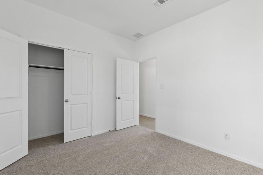 Spacious, unfurnished interior of a new home in Montgomery Bend, Montgomery (Image 18).