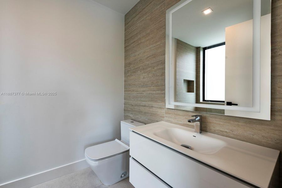 Furnished interior view inside a new home in , Pinecrest (Image 9).