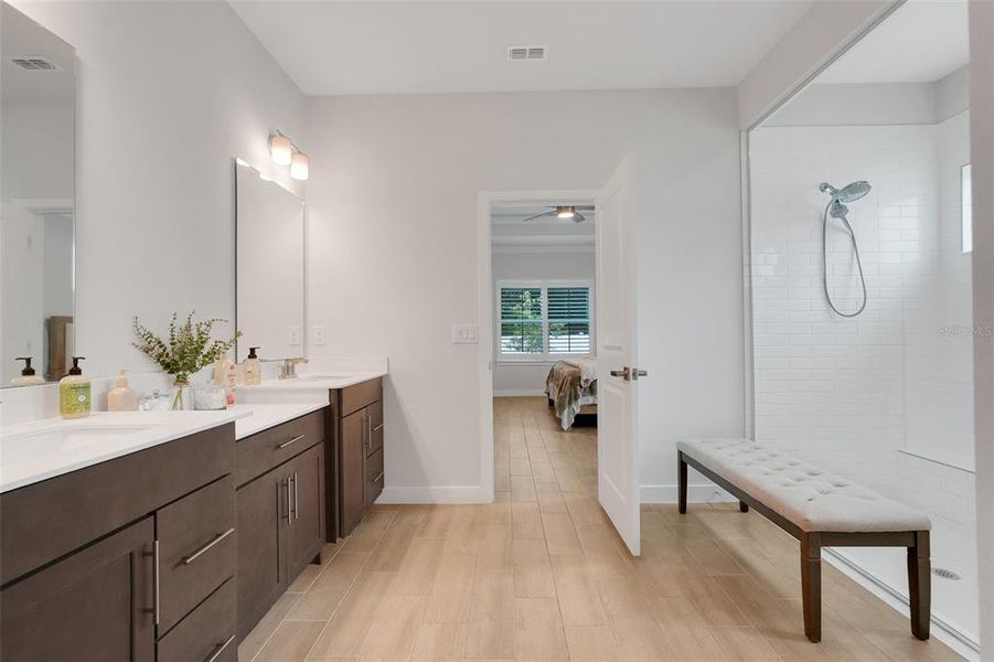 Furnished interior view inside a new home in , Clermont (Image 19).