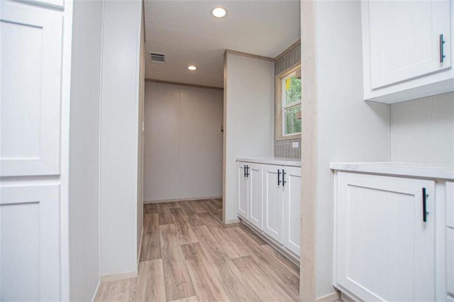 Spacious, unfurnished interior of a new home in , Temple (Image 22).