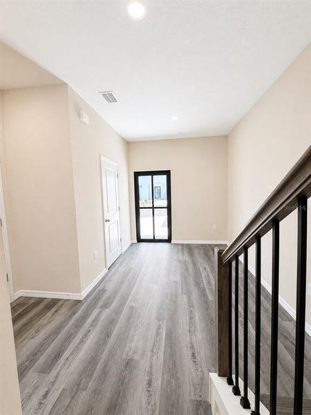 Spacious, unfurnished interior of a new home in , Tampa (Image 30).
