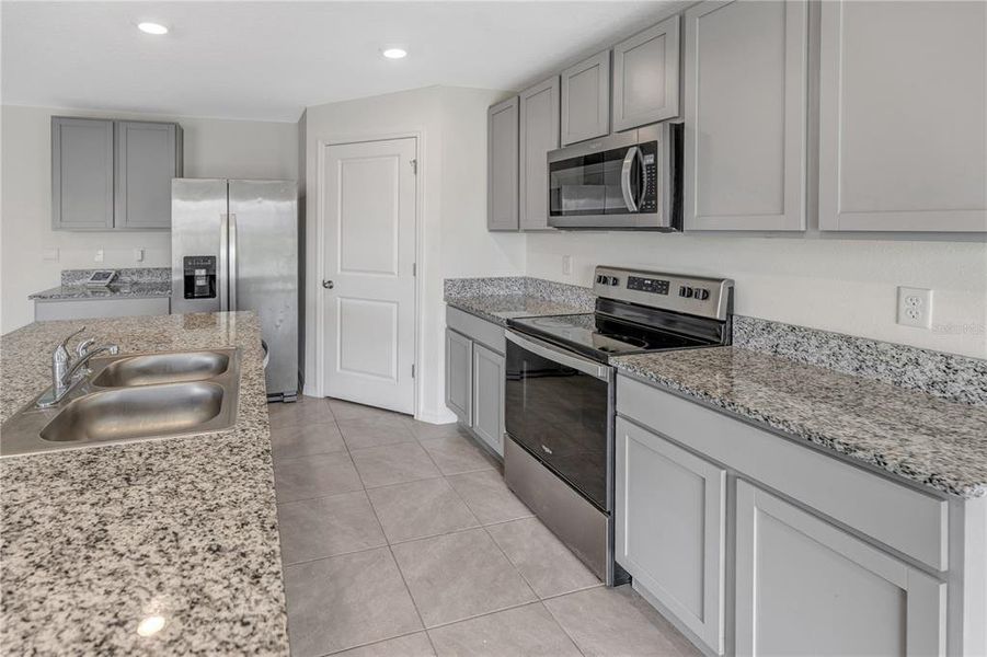 Furnished interior view inside a new home in , Wimauma (Image 7). Furnished interior view inside a new home in , Wimauma (Image 7).