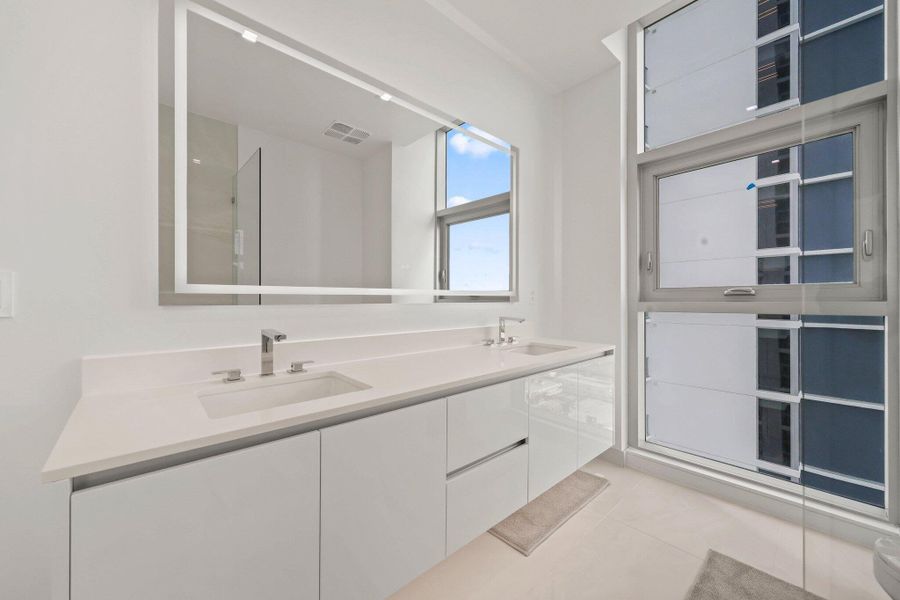 220 Lake Shore Drive - 51.jpg-SMALL 220 Lake Shore Drive - 51.jpg-SMALL