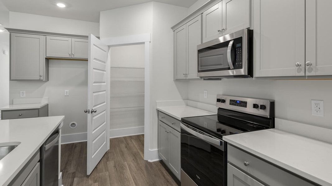 Furnished interior view inside a new home in Rolling Hills, Bolivia (Image 7).