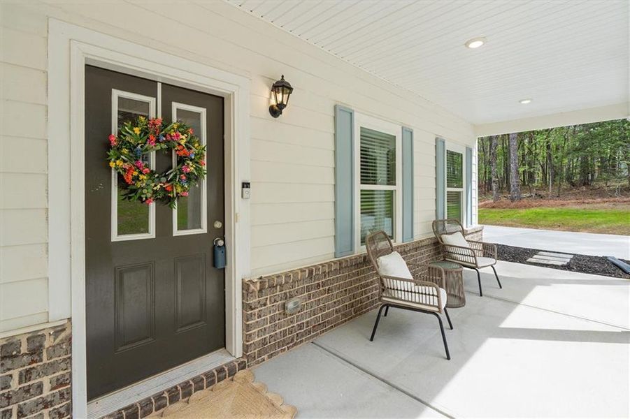 Exterior details and patio area of a home in Fairfield Plantation, Villa Rica (Image 29).